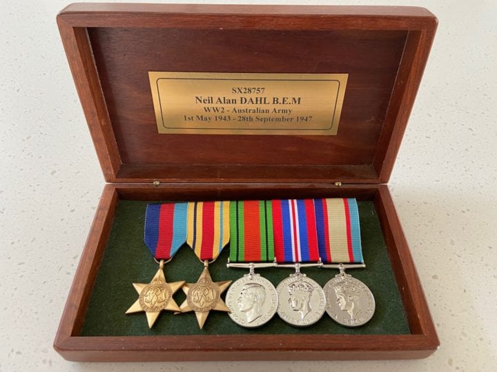 thumbnail image 2 of US Medal Presentation Case – Decoration Display Box – Made In USA – WWII Era Theme 2 of 3